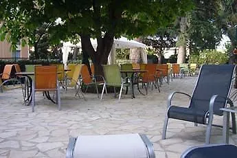 Le Clos De L'aube Rouge - Montpellier / Le Lez מלון 3*