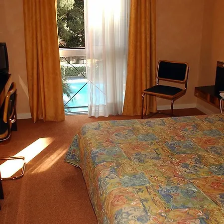 Le Clos De L'aube Rouge - Montpellier / Le Lez מלון 3*